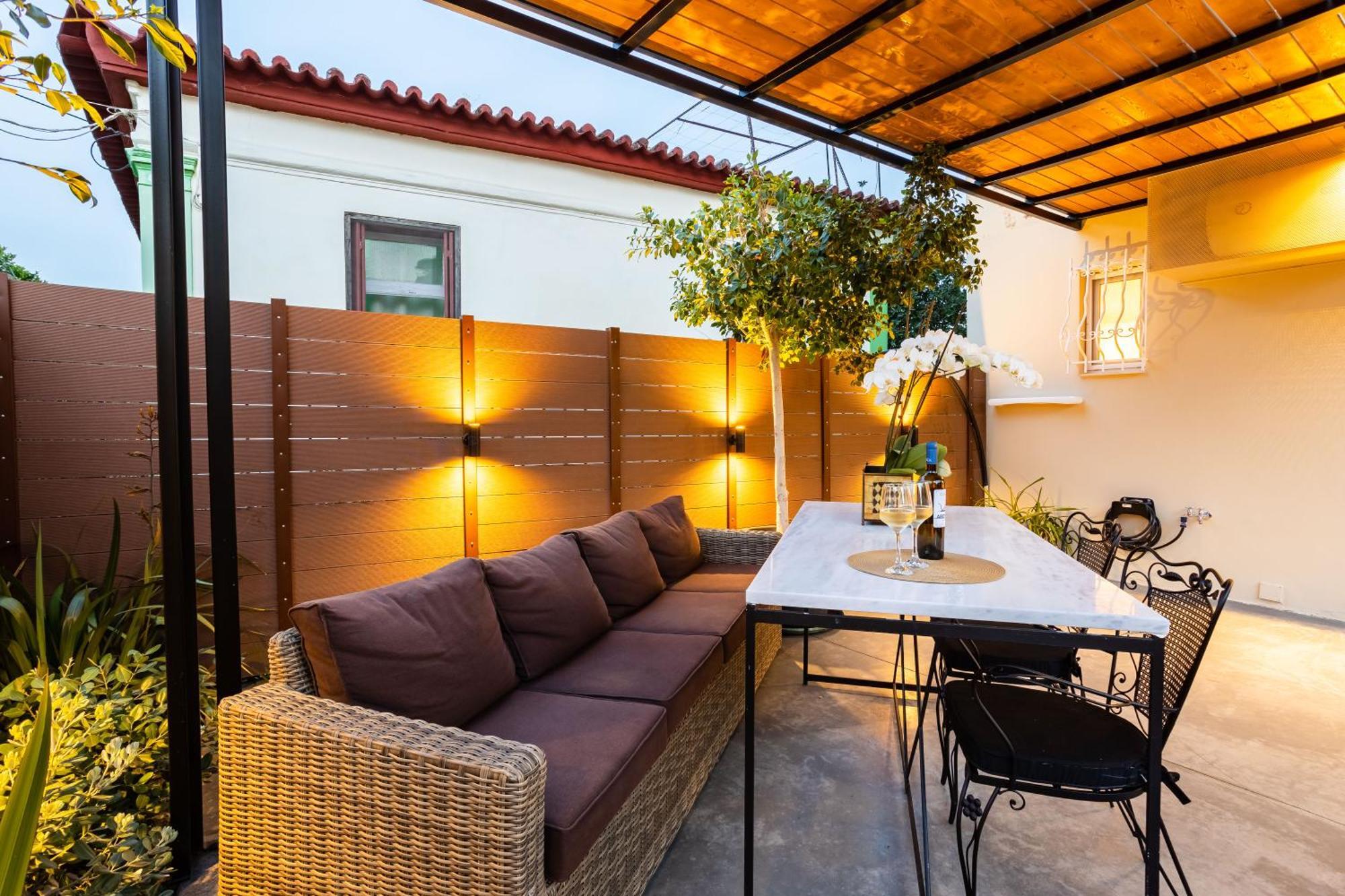 Villy'S Comfort Zone Apartments Kalamata Ngoại thất bức ảnh
