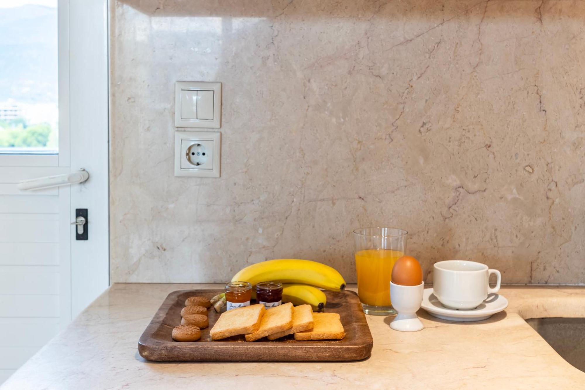 Villy'S Comfort Zone Apartments Kalamata Ngoại thất bức ảnh